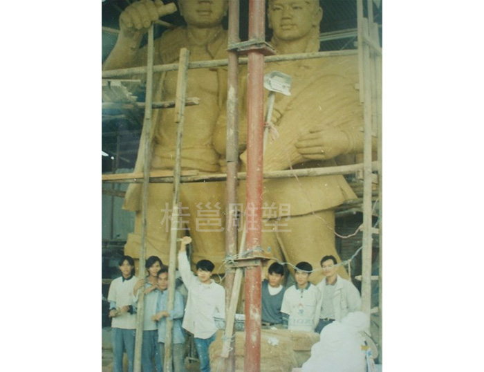 梧州深圳上沙村所做的雕塑泥稿